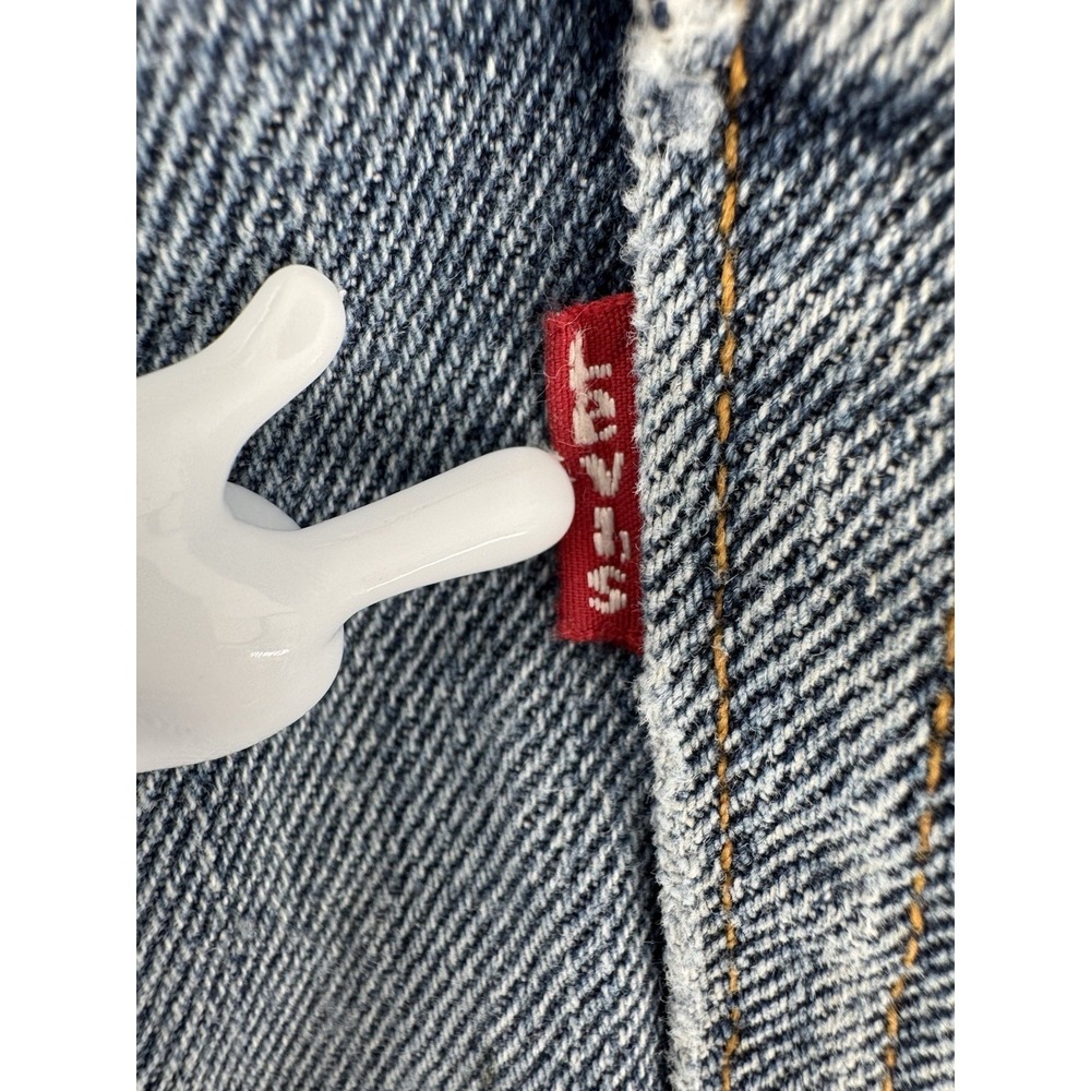 Levi's 505 Women's High Rise Cut Off Blue Denim Shorts Distressed Size 31 / 32W - Picture 4 of 7